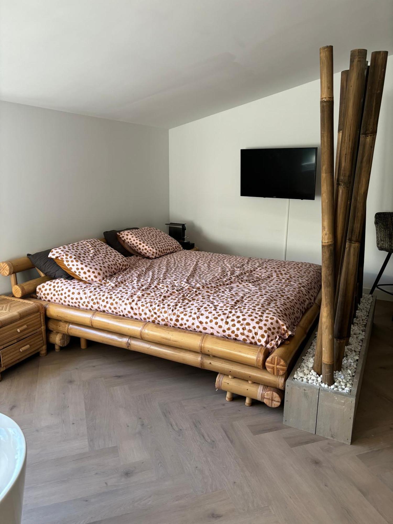 Bamboe Suite Bentveld Met Ligbad En Gratis Parkeren エクステリア 写真